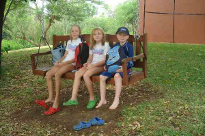 oct-06_children_at_zambezi_sun.jpg